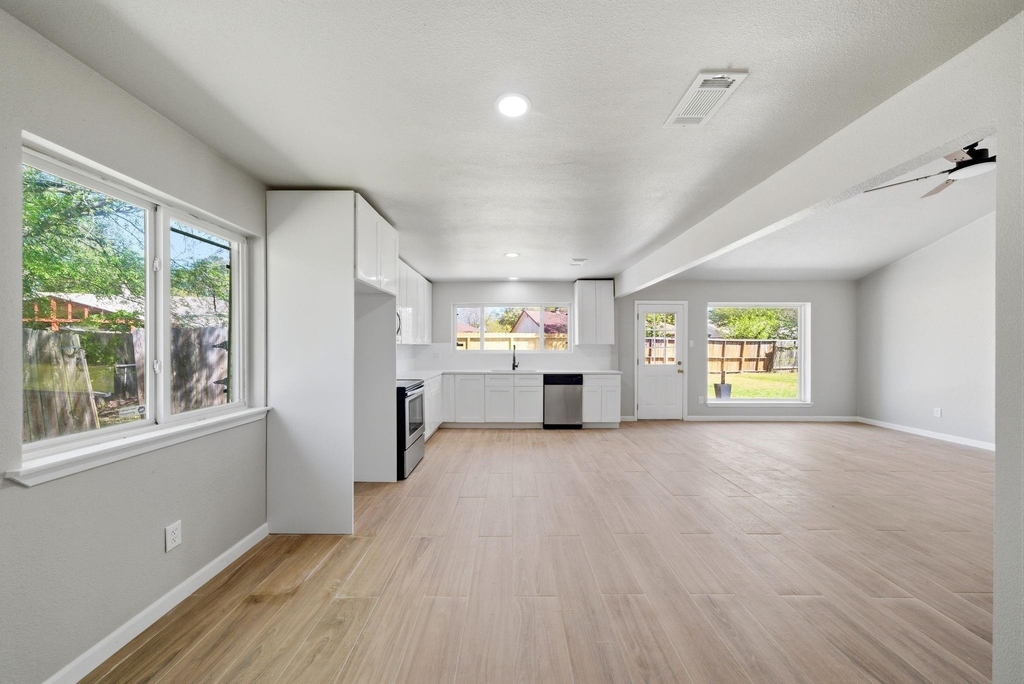 7530 Millbrae Lane - Photo 3