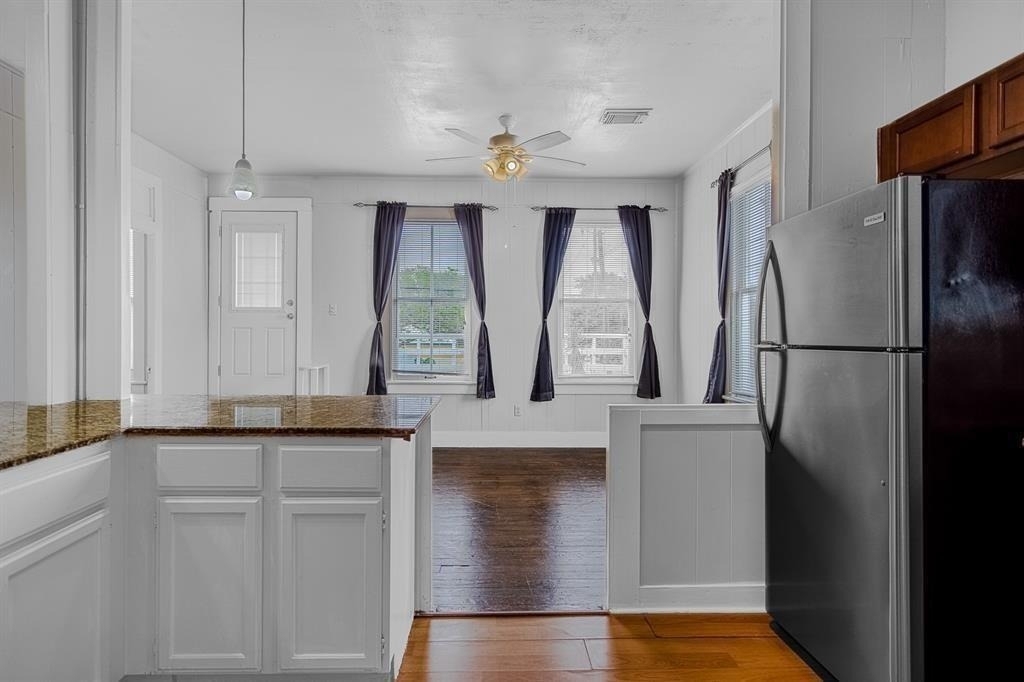 2102 Avenue O 1/2 - Photo 10
