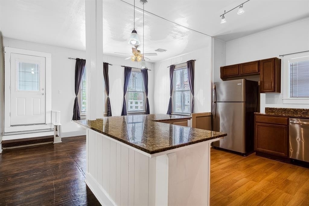 2102 Avenue O 1/2 - Photo 0