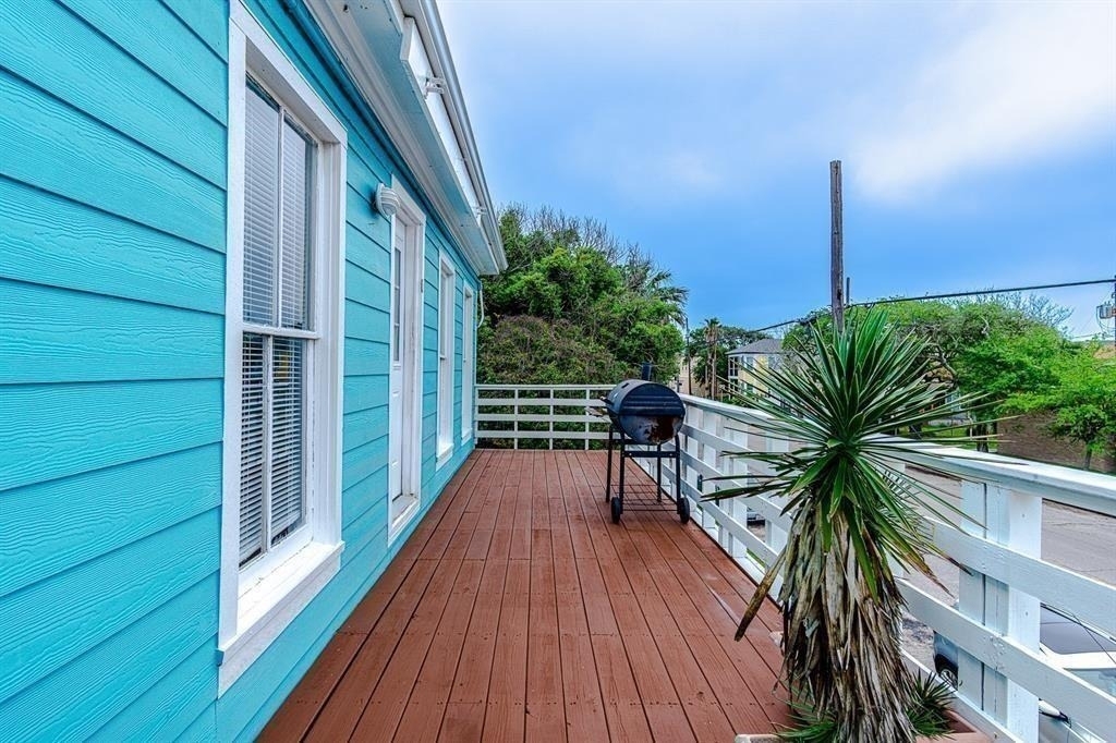 2102 Avenue O 1/2 - Photo 3