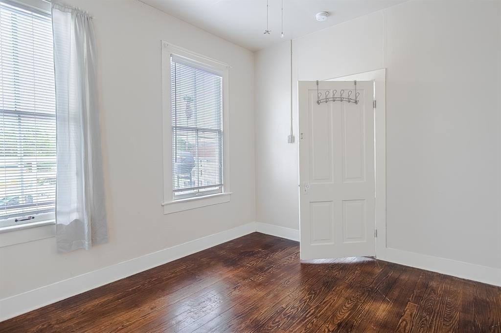 2102 Avenue O 1/2 - Photo 11