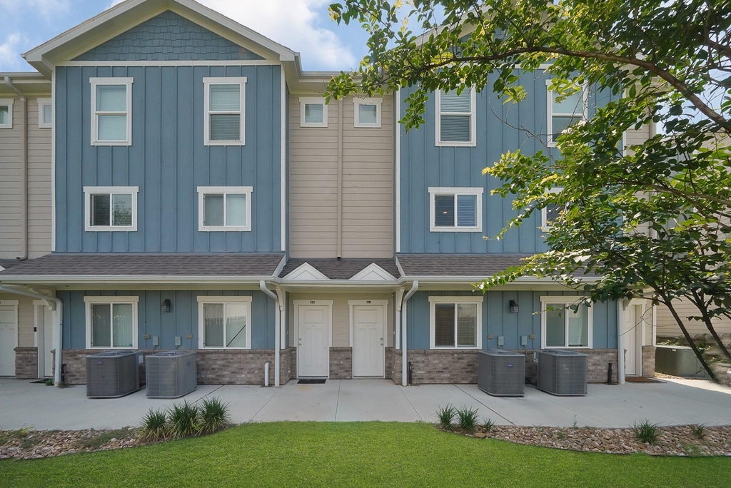 21155 Gosling Road - Photo 2