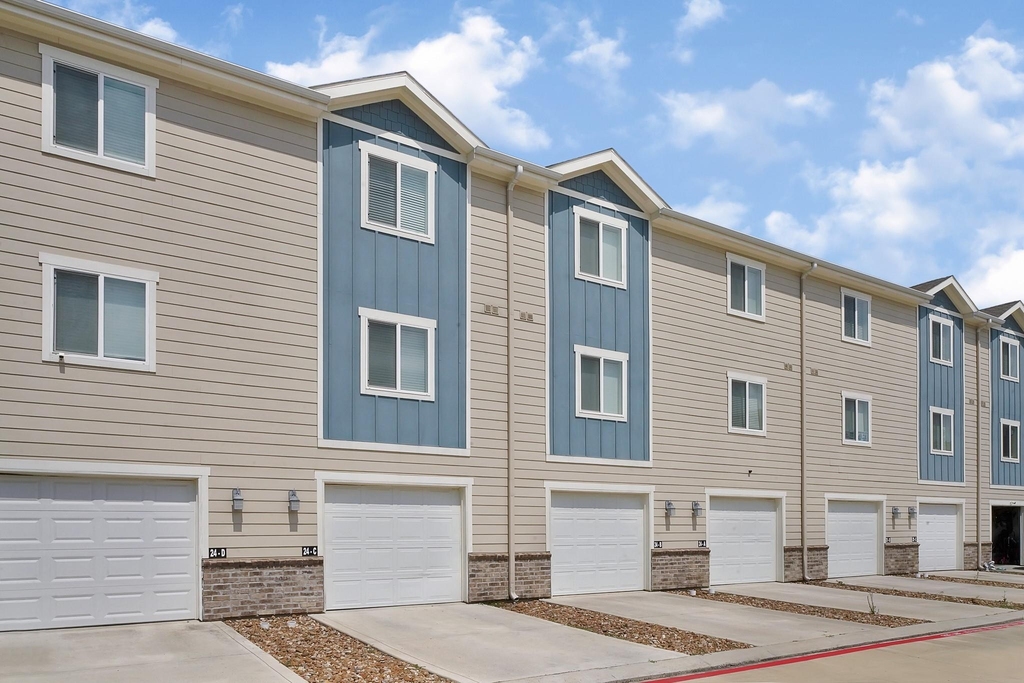 21155 Gosling Road - Photo 1
