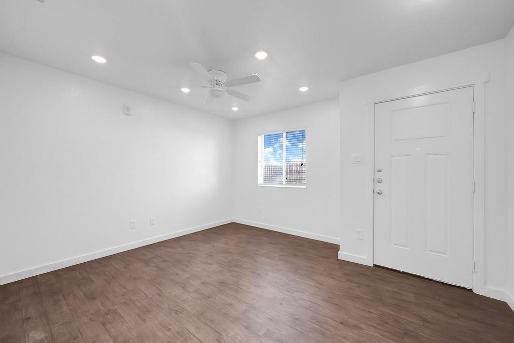 21155 Gosling Road - Photo 5