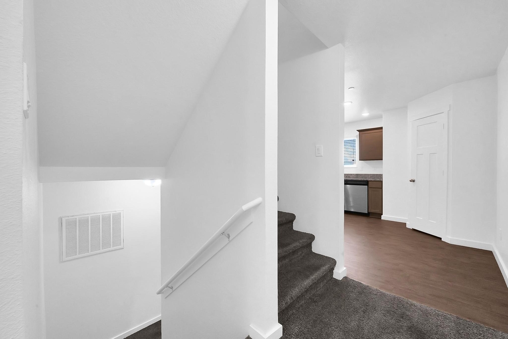 21155 Gosling Road - Photo 7