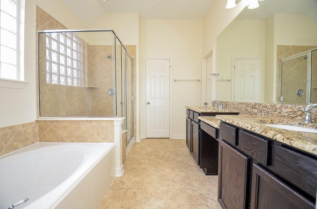 6510 Arroyo Springs Lane - Photo 9