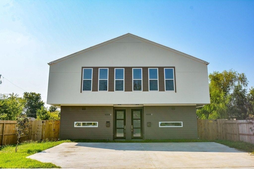 4358 Clover Street - Photo 0