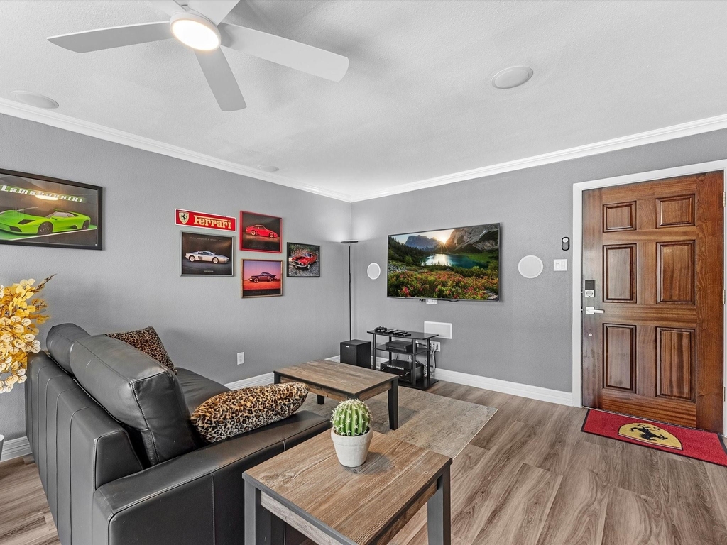 505 Westcott Street - Photo 2