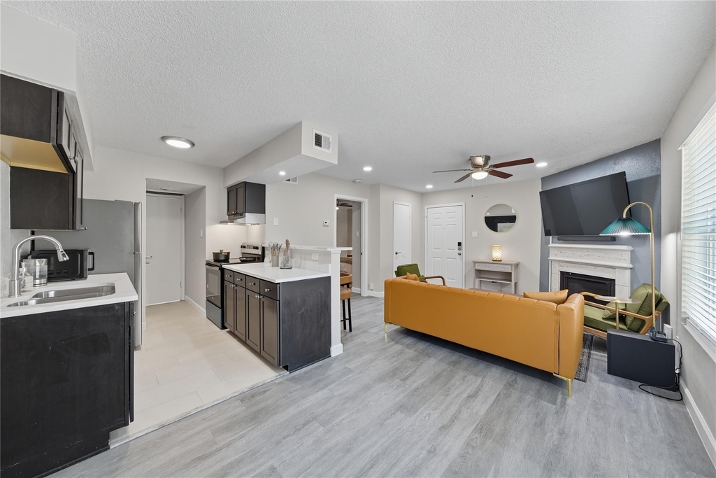 2750 Holly Hall Street - Photo 10