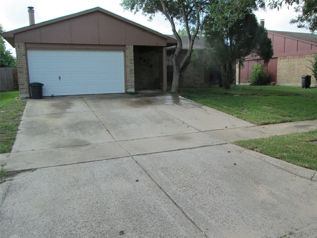 6818 Glenstein Drive - Photo 2
