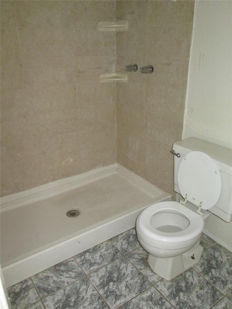 6818 Glenstein Drive - Photo 15