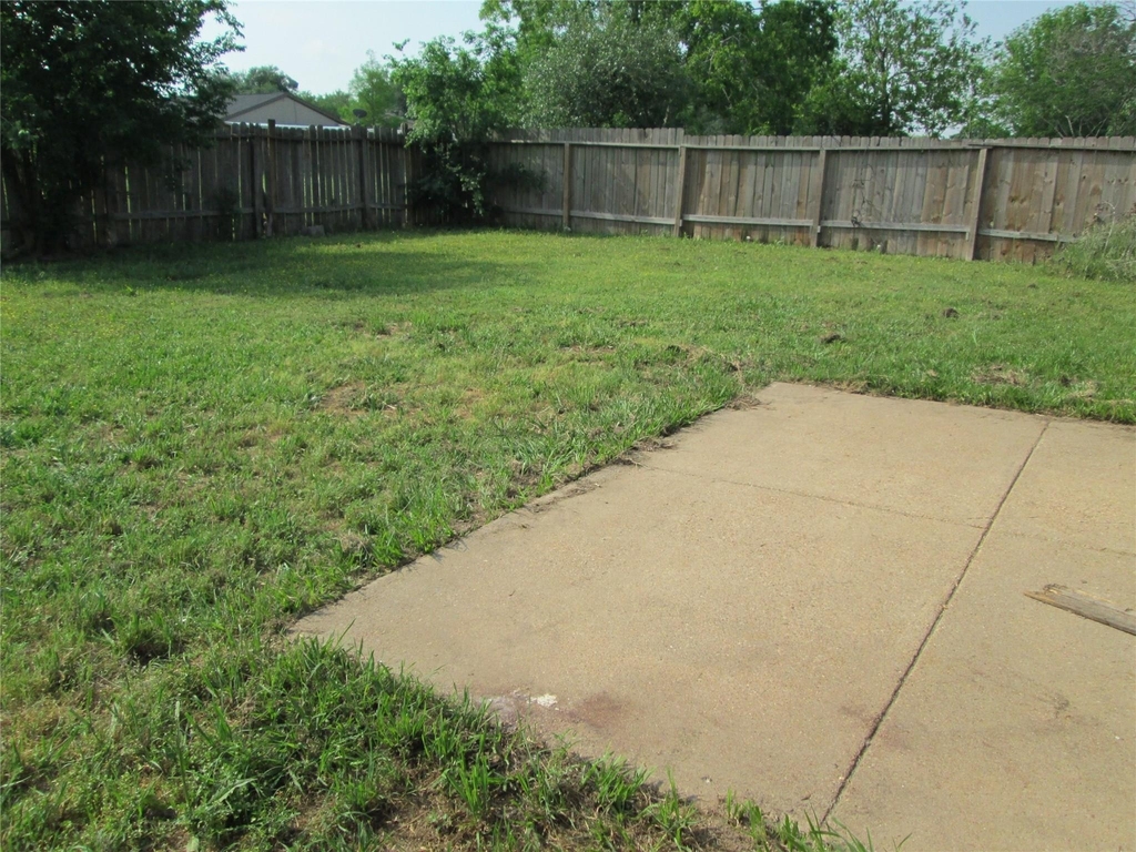 6818 Glenstein Drive - Photo 12