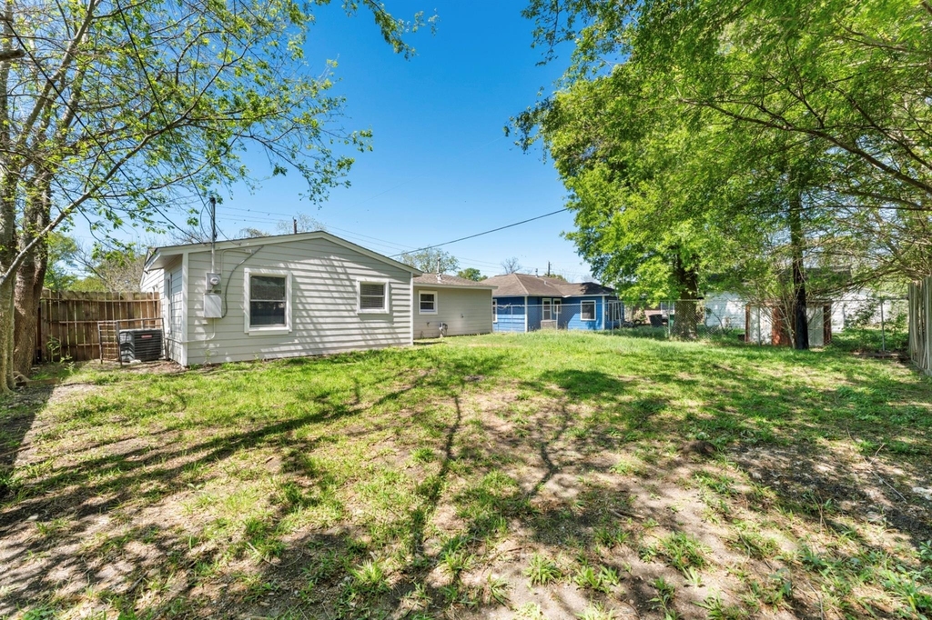 7725 St Lo Road - Photo 25