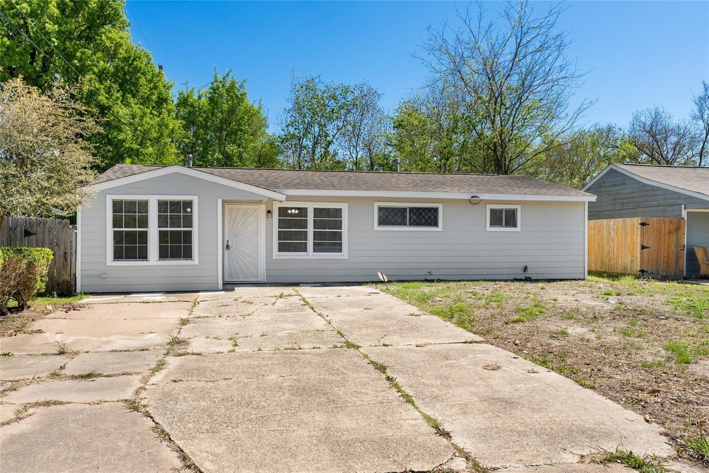 7725 St Lo Road - Photo 1