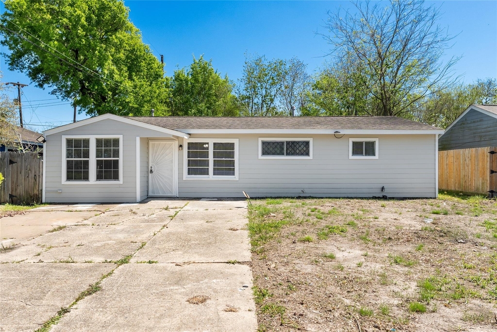 7725 St Lo Road - Photo 2