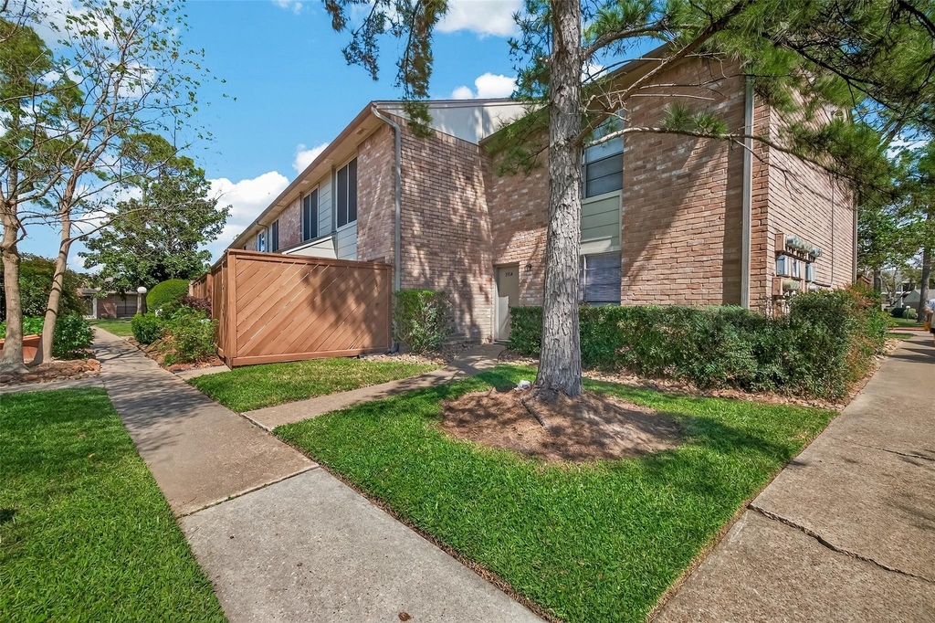 8801 Hammerly Boulevard - Photo 22