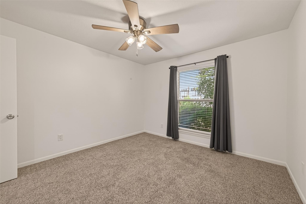 8801 Hammerly Boulevard - Photo 13