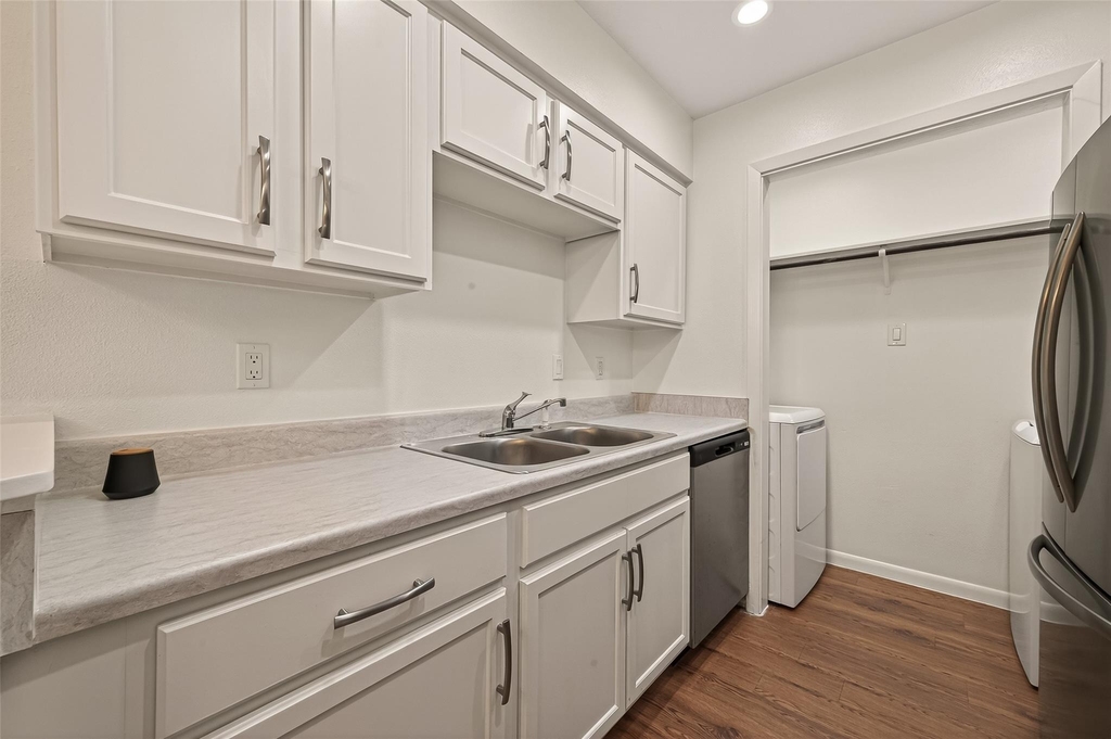 8801 Hammerly Boulevard - Photo 8