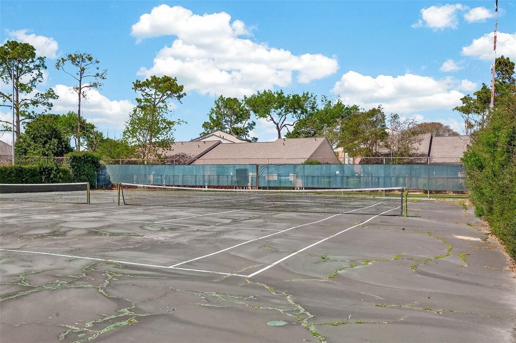 8801 Hammerly Boulevard - Photo 31