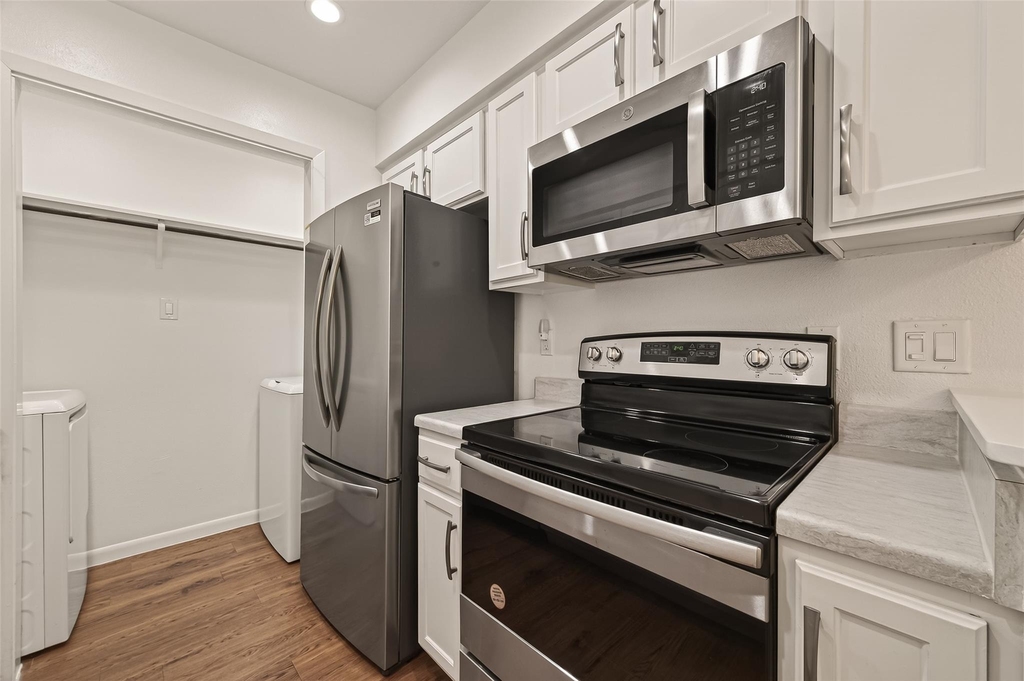 8801 Hammerly Boulevard - Photo 6