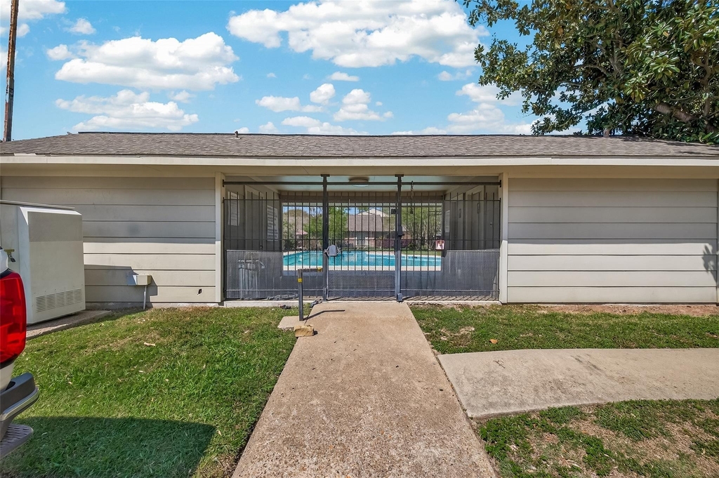 8801 Hammerly Boulevard - Photo 27