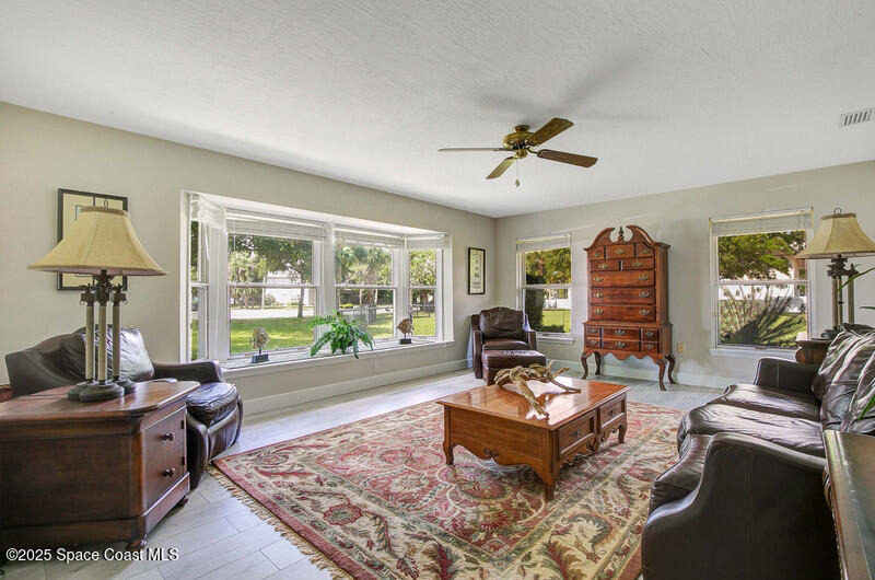 250 E Central Boulevard - Photo 10