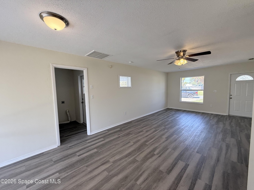 2780 Floresta Drive Ne - Photo 4