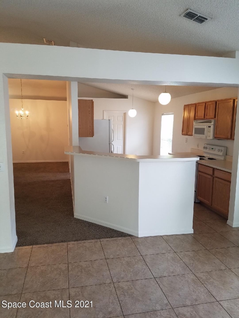 888 Macon Drive - Photo 3