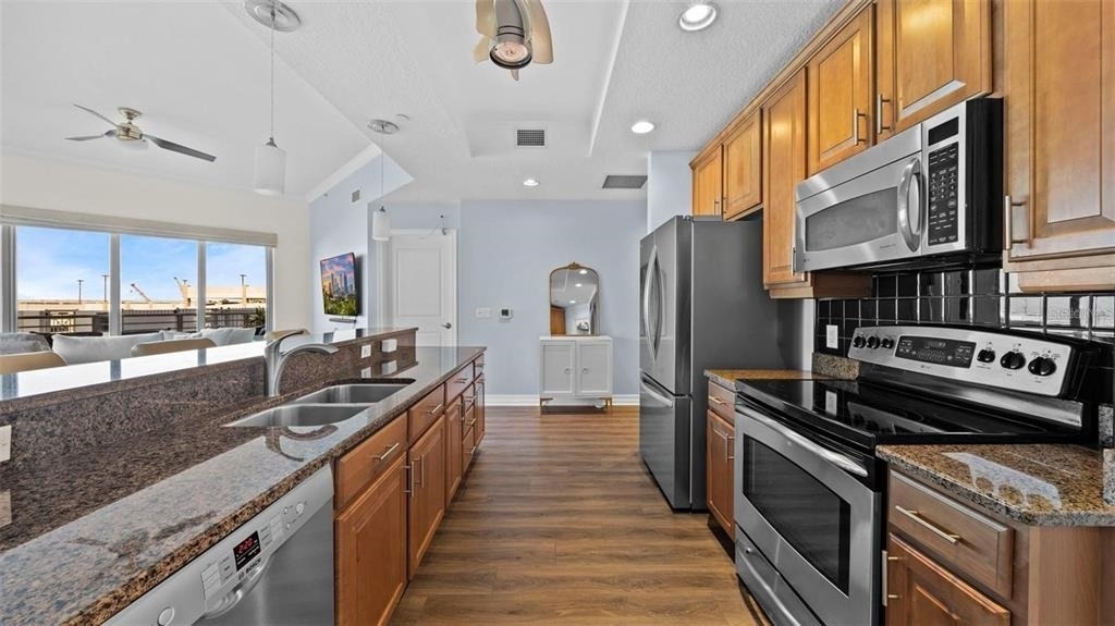 1209 E Cumberland Avenue - Photo 5