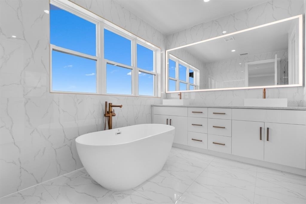 772 Gran Kaymen Way - Photo 18