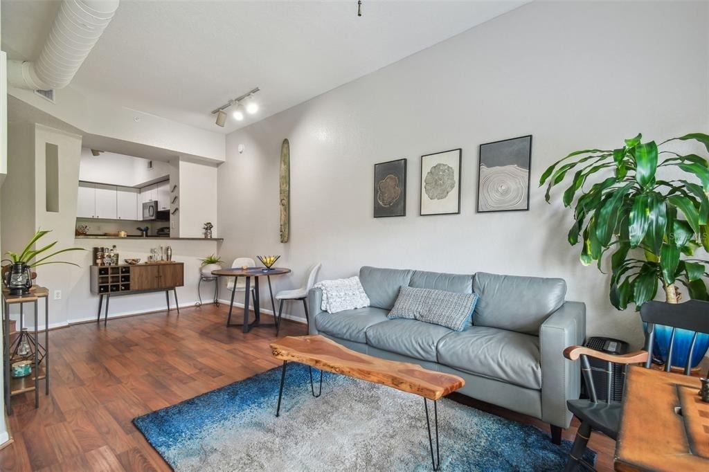 2440 W Horatio Street - Photo 7