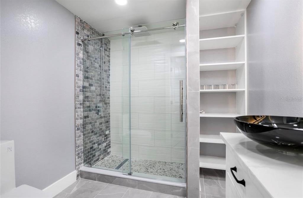 8907 N Boulevard - Photo 3