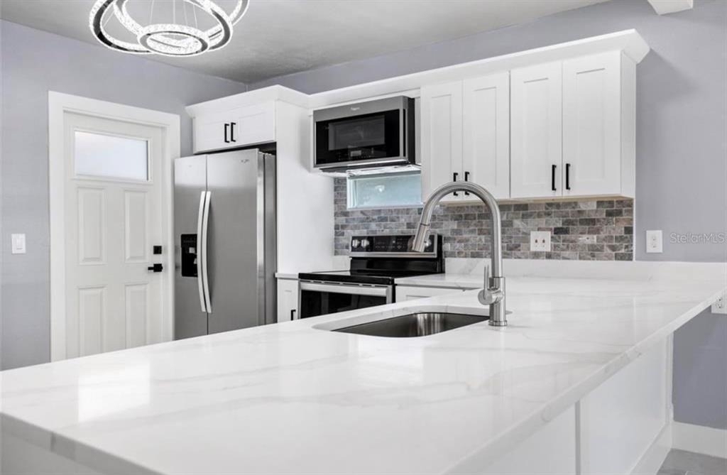 8907 N Boulevard - Photo 23