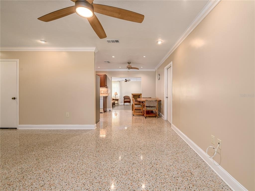 907 Hillside Terrace - Photo 5