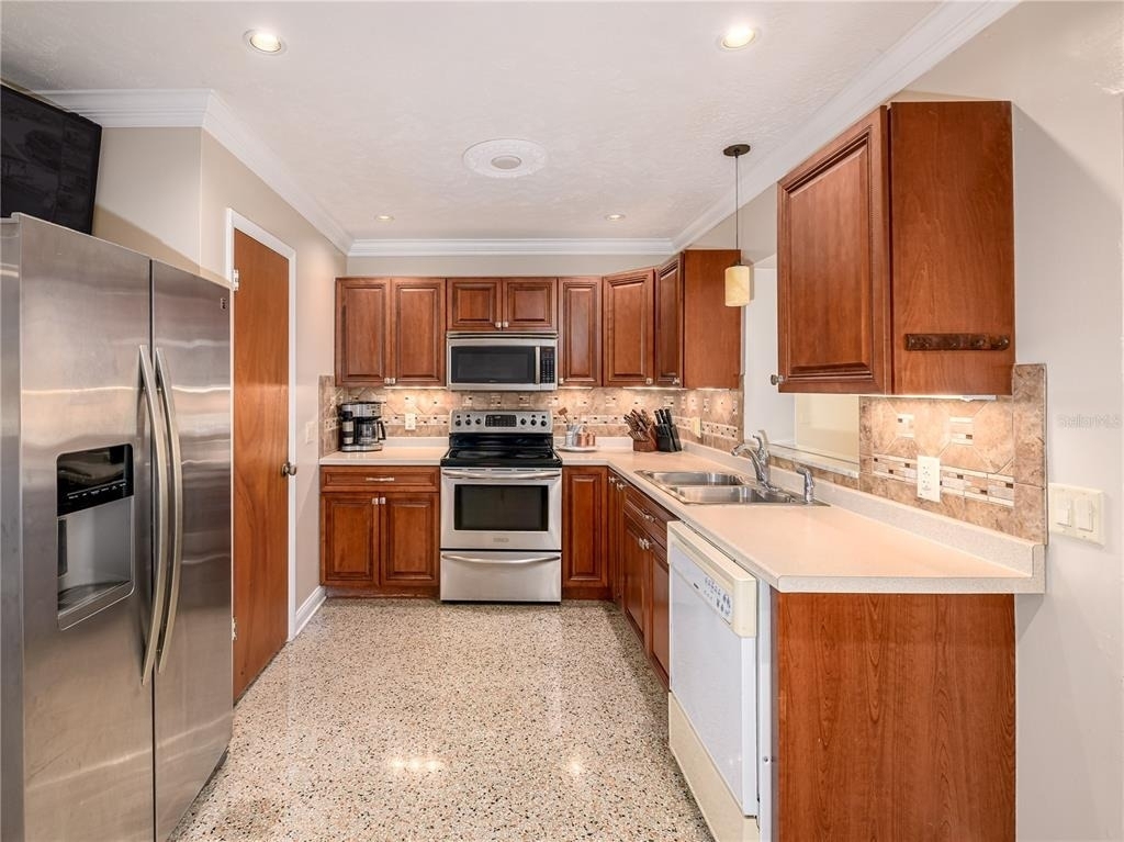 907 Hillside Terrace - Photo 7