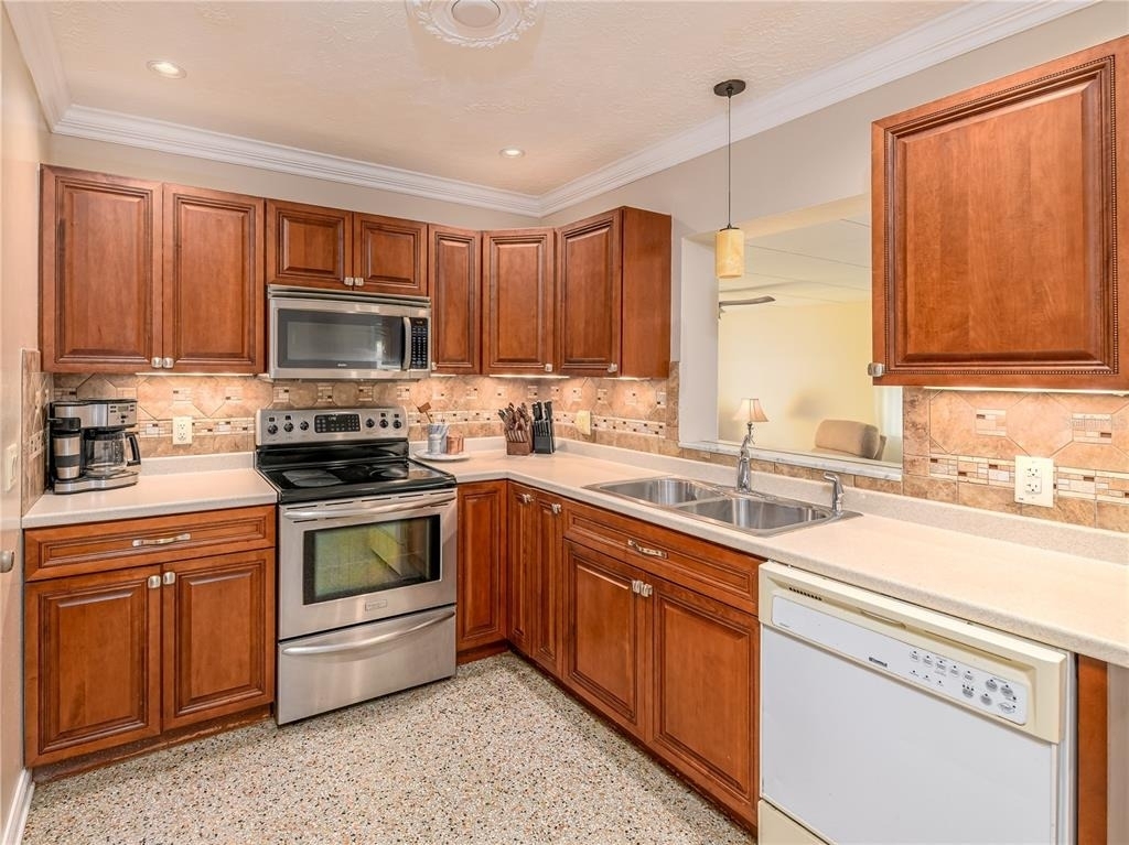 907 Hillside Terrace - Photo 8