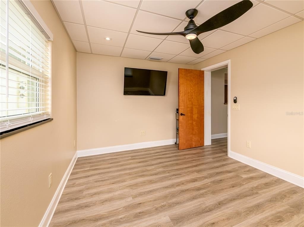 907 Hillside Terrace - Photo 19