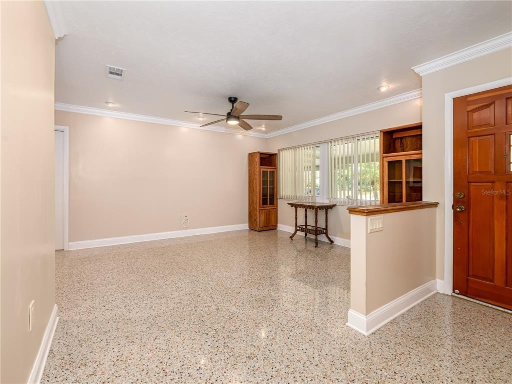 907 Hillside Terrace - Photo 3