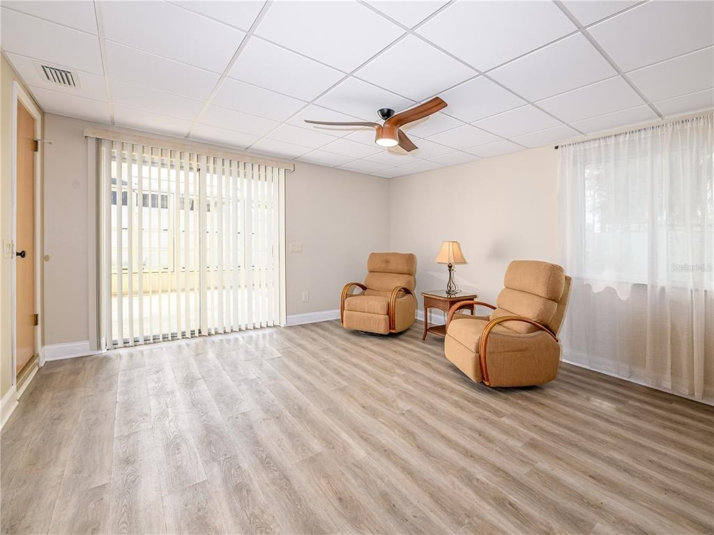 907 Hillside Terrace - Photo 15