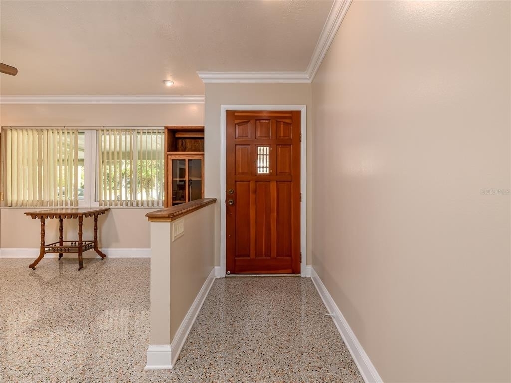 907 Hillside Terrace - Photo 4