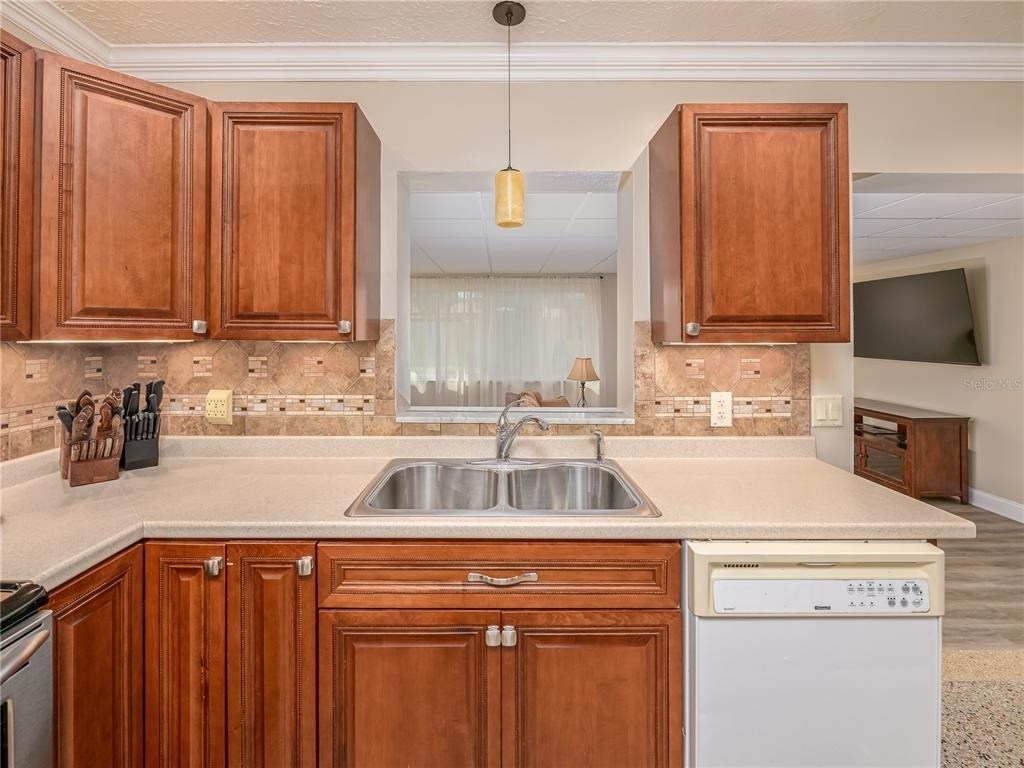 907 Hillside Terrace - Photo 9