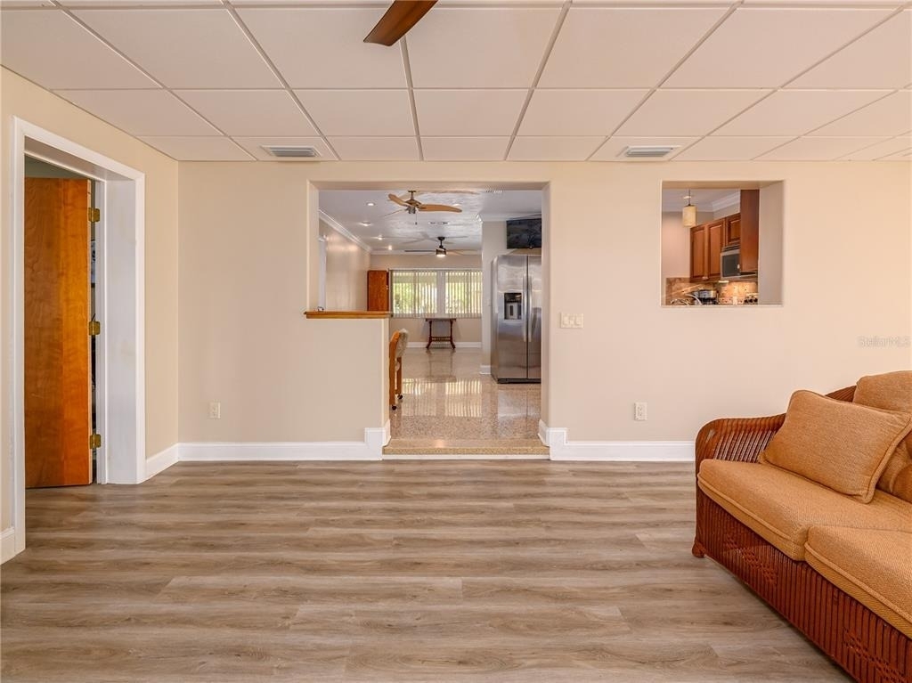 907 Hillside Terrace - Photo 11