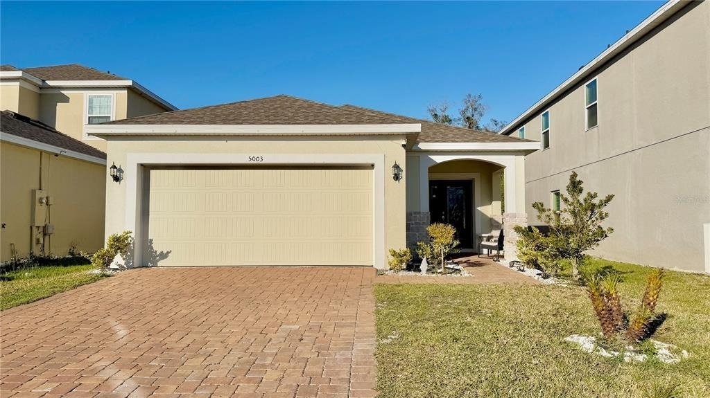 5003 Royal Point Avenue - Photo 1