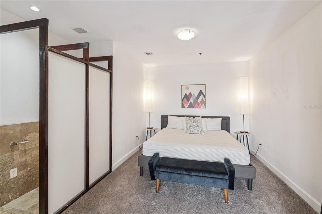 151 E Washington Street - Photo 18