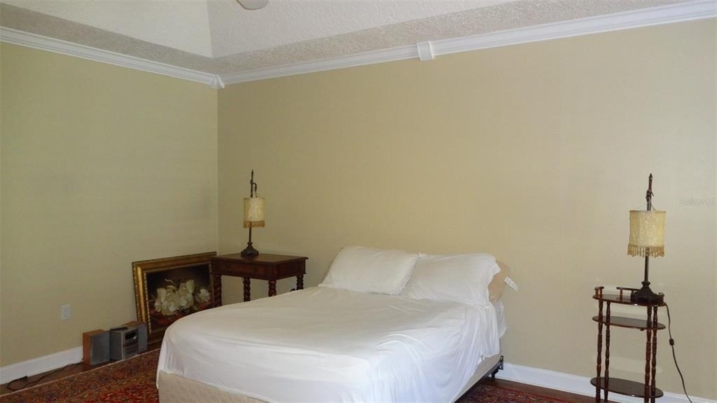 1144 Delaney Avenue - Photo 2