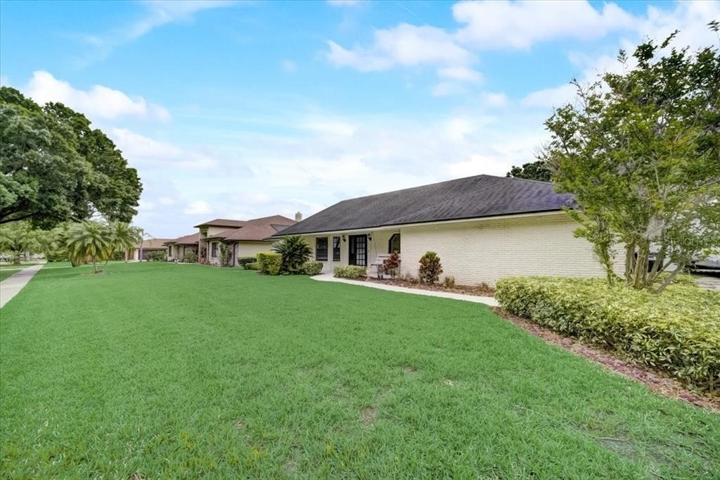 7233 Branchtree Drive - Photo 2