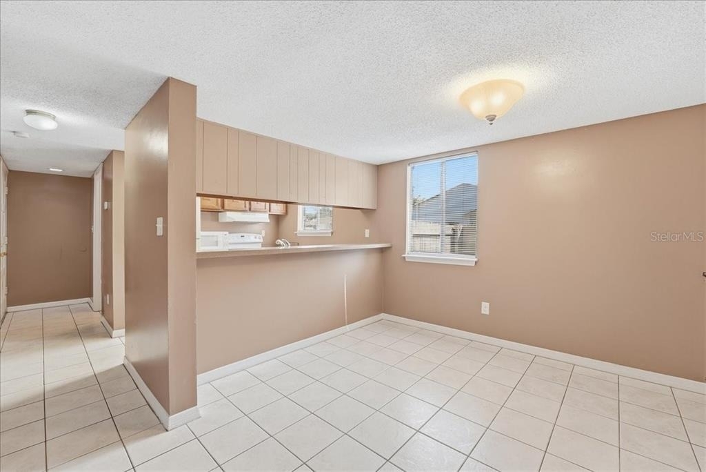 1428 Oak Place - Photo 2