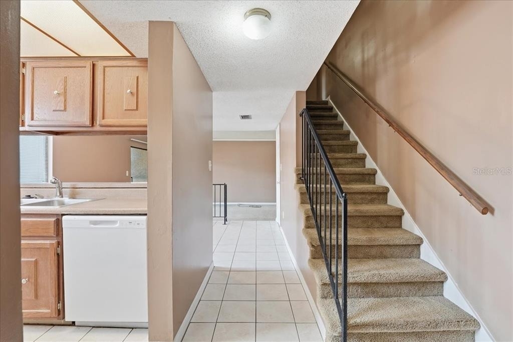 1428 Oak Place - Photo 4