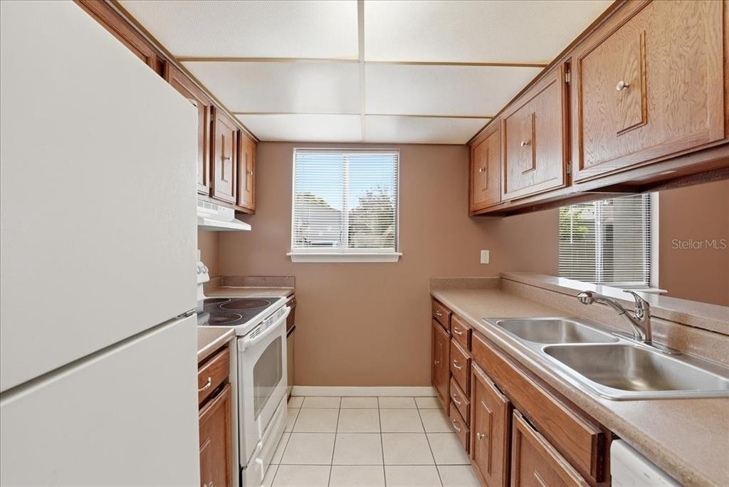 1428 Oak Place - Photo 3