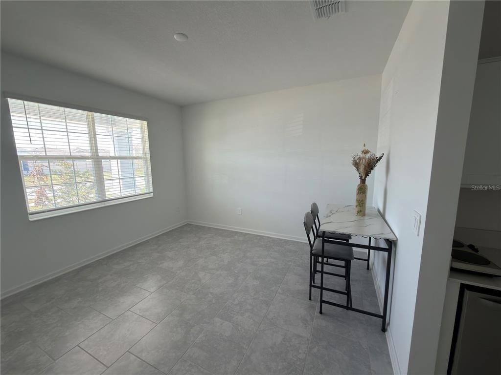 521 Reggie Road - Photo 9